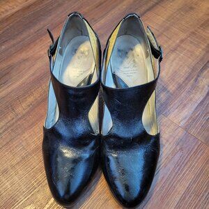 Vintage Fluevog Black and Beige Pumps